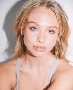 Olivia Deeble headshot